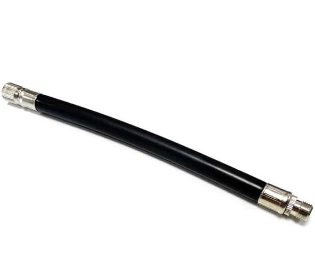 Extension de valve en caoutchouc noir 160 mm pour trottinette, flexible et compatible avec valves difficiles d’accès.